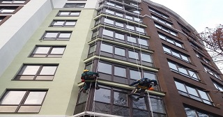 Установка крыши на балкон Златоуст цена от 1059 руб. м/2.